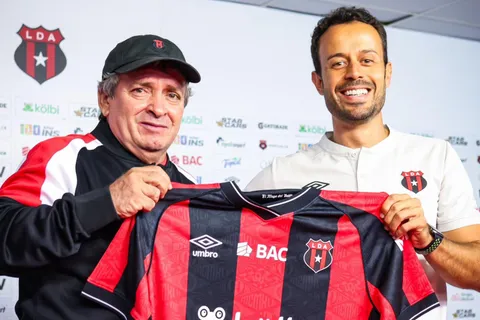 Machillo Ramírez en su presentación como nuevo DT de Alajuelense.