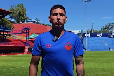 Erik López hace promesa que ilusiona a los aficionados de Municipal luego de ser presentado para el Clausura 2026