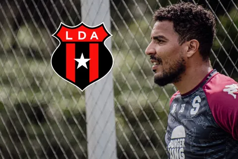 "Le gusta el drama": Esteban Alvarado saca su lado más feroz y lanza una advertencia que retumba en Alajuelense