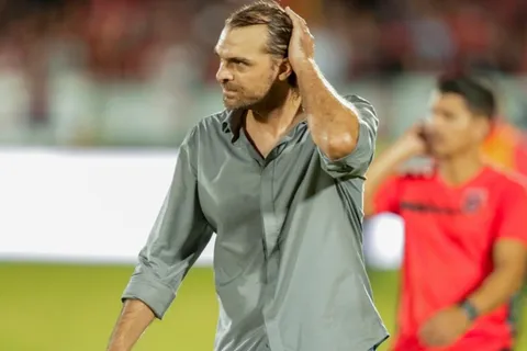 Alajuelense despide a Andrés Carevic