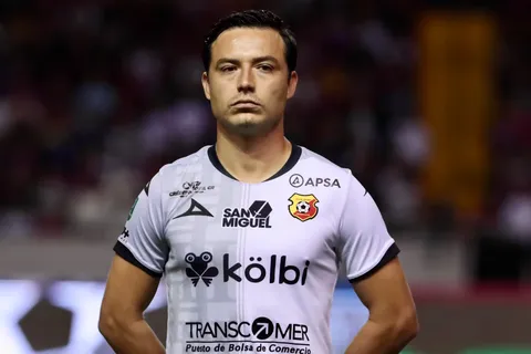 Más equipos de Costa Rica se interesan en contratar al Cubo Torres