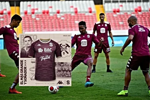 Deportivo Saprissa expuso nueva indumentaria que causó sensación en redes sociales