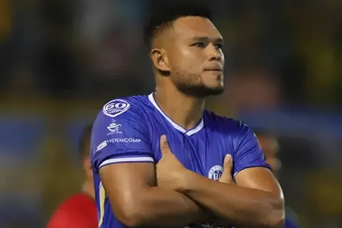 Rolando Blackburn sacude a toda Panamá con la decisión que nadie esperaba y la advertencia es clara en Honduras