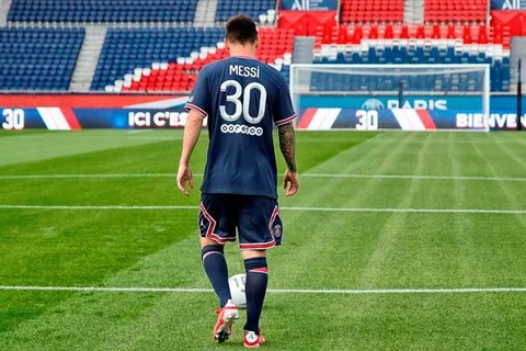 Lionel Messi entra en la lista de convocados y podría debutar con PSG ante Reims