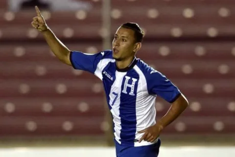 Erick Andino ya no jugará en Guatemala y negocia con un grande de Honduras