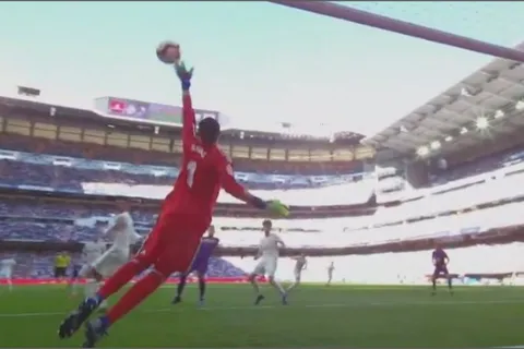 ¡¡Que tapada!! Volvió Keylor Navas y ya se hizo sentir