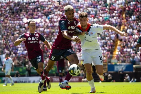 Alajuelense y Saprissa ya calientan la previa.