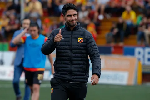 Pablo Salazar recibe una gran noticia.