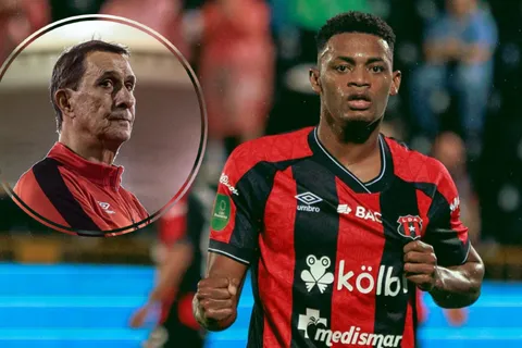 "No me gusta": Rashir Parkins muestra su enojo con una decisión de Guimaraes en Alajuelense