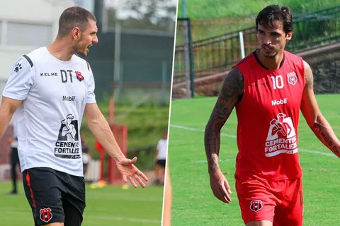 Albert Rudé y Bryan Ruiz con pensamientos muy diferentes