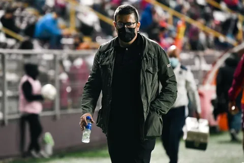 De momento, Iñaki Alonso cumple su promesa de juego ofensivo en Saprissa