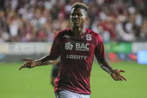 El anuncio de Fidel Escobar sobre su futuro que tomó por sorpresa a Saprissa