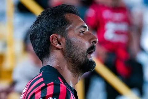 Celso Borges está lesionado y es duda ante Saprissa.