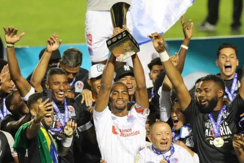 Eduardo Espinel debe decidir: los 8 futbolistas que se quedaron sin contrato en Olimpia; dos están fuera