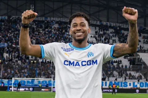 "Es increíble": Michael Amir Murillo deja boquiabierta a una figura del Olympique Marsella con su faceta oculta fuera del campo