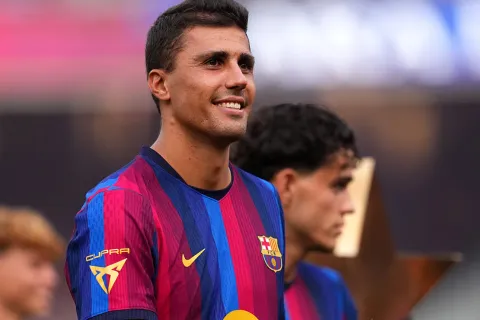 Rodri Hernández ya fue presentado en el culé pero no estará ante Elche.