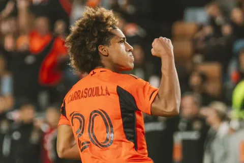 ¿Cuándo culmina el contrato de Adalberto Carrasquilla con el Houston Dynamo?