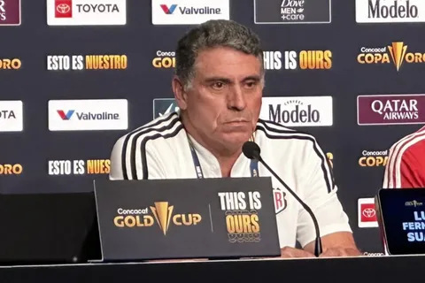 Luis Fernando Suárez pide tranquilidad antes de enfrentar a México