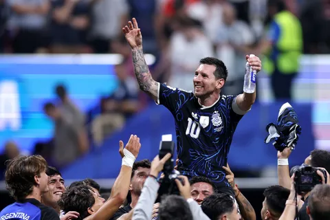 Argentina le dio vuelta un partido histórico a Inglaterra, ganó 2-1 y jugará la final del Mundial 2026: resumen y goles