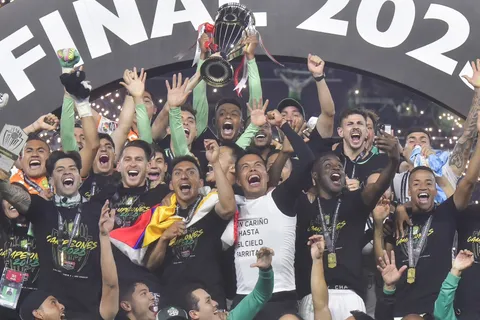 León de Joel Campbell es campeón de la Concachampions