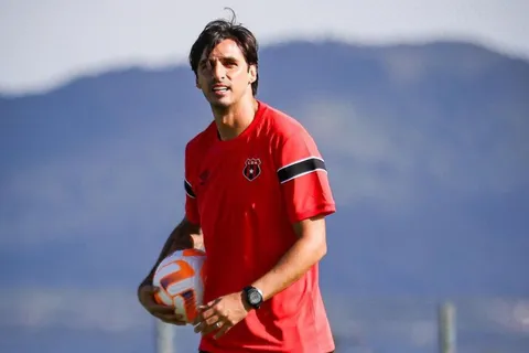 Bryan Ruiz toma el lugar de Guimaraes en Alajuelense y le envía un mensaje al Saprissa