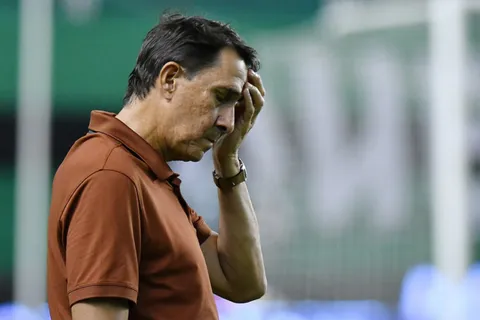 Guimaraes sufre por las bajas de su equipo.