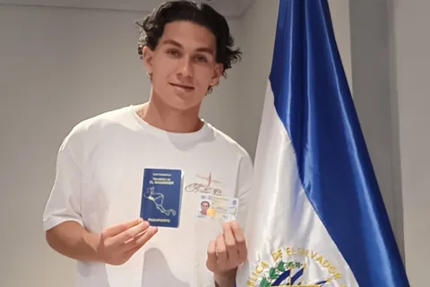 Itzel Colocho no esconde su amor por El Salvador luego de aceptar jugar por la Selección Nacional