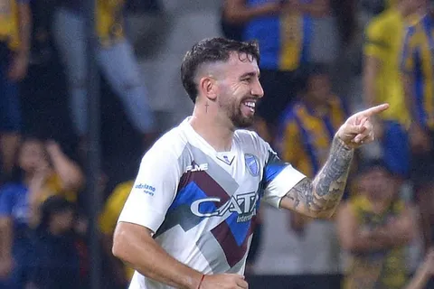 Ex Motagua: En Argentina alucinan con Agustín Auzmendi que selló una clasificación
