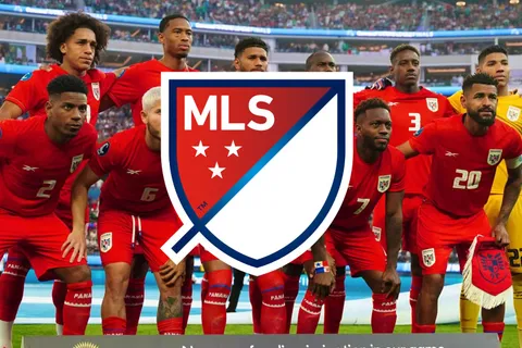 Equipo de Panamá en la final del Final Four y el logo de la MLS.