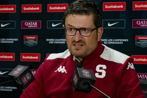 El fichaje que indigna a Saprissa: Iñaki Alonso confiesa qué hizo para la llegada de Sabin Merino