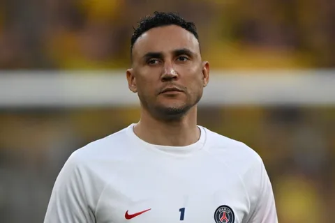 Keylor Navas recibe un duro revés.