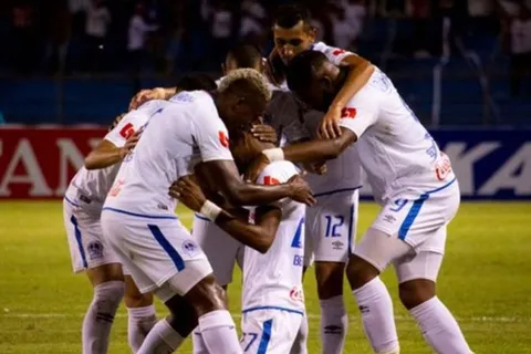 Pedro Troglio le pide a sus futbolistas que no hagan el amor