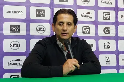 ¡Imperdonable! El error de Ronald González que le podría costar una derrota a Comunicaciones