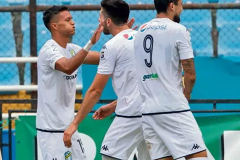 Otro menos: Se confirma la segunda baja en Comunicaciones