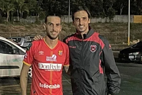 Bryan Ruiz le envió un mensaje a su hermano Yendrick luego del triunfo con Alajuelense