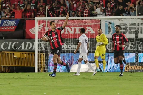 Revelan audio del VAR en el penal de la Gran Final