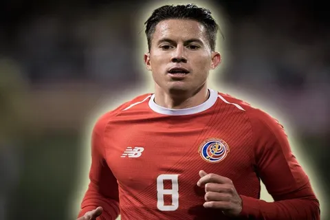 ¡Dos clubes lo tentaron! Bryan Oviedo habló de la vuelta al fútbol tico