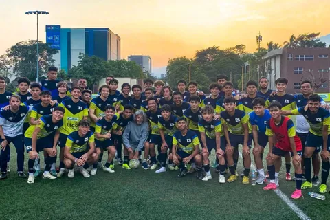 La visita inesperada que tuvo la Selección Sub-20 de El Salvador