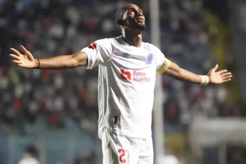 ¡PARA TODOS LOS TIEMPOS! Jerry Bengston rompe la historia y supera el récord más difícil de la Liga Nacional