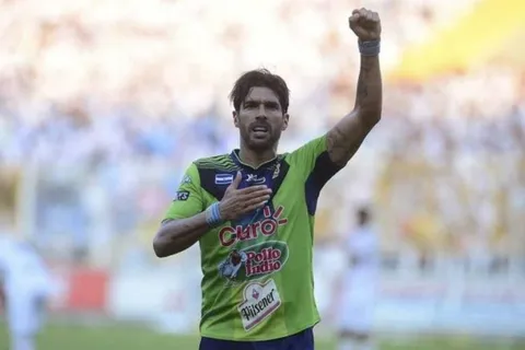 El "Loco" Abreu manda emotivo mensaje al pueblo salvadoreño