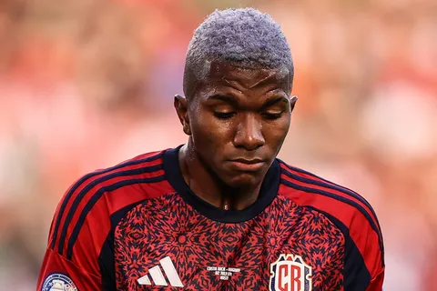 Jeyland Mitchell será vendido en 2.5 millones de dólares.
