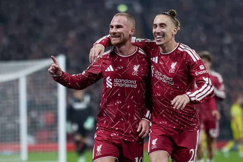 Liverpool remonta un 0-2, vence 4-3 a Villarreal y mantiene el pleno en Champions