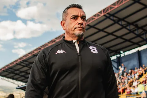 José Giacone respondió sobre la presencia de sus figuras ante Alajuelense.