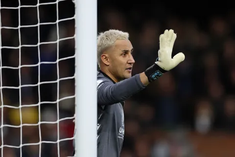 Keylor Navas enfrenta a tres futbolistas de sangre caribeña con el Nottingham Forest