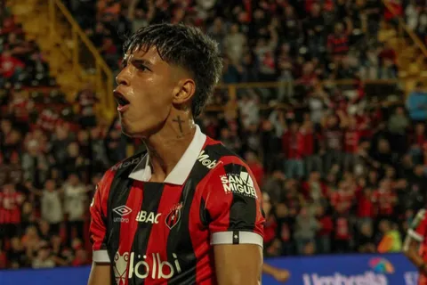 Lejos de Alajuelense: Fernando Lesme manda un mensaje antes de su regreso a Costa Rica