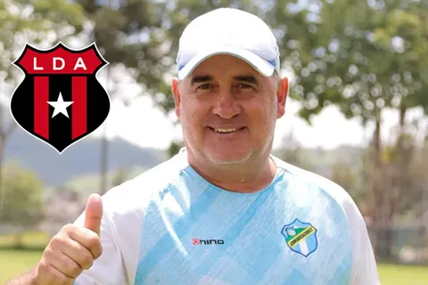 Atención Alajuelense: la carta de último momento que podría jugar Willy Olivera en Comunicaciones