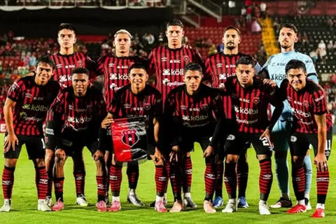 "Compra": la figura más criticada de Alajuelense da el salto a Europa cuando Machillo Ramírez no lo esperaba