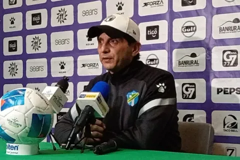 ¿Se va? Ronald González dejó clara su postura sobre su continuidad en Comunicaciones