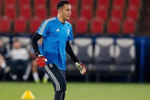 Keylor entrena y se fotografía con el grupo de titulares