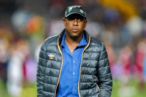 Hernán Medford destrozó al árbitro de Alajuelense-Saprissa y a la UNAFUT por el caso de racismo